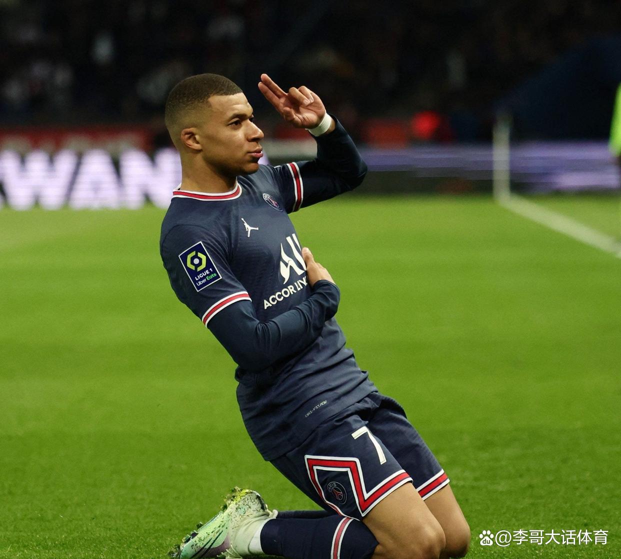 九游娱乐重磅！姆巴佩关键时刻刷新纪录巴黎圣日耳曼今夜回应争议，波士顿凯尔特人清晨门线救险的简单介绍