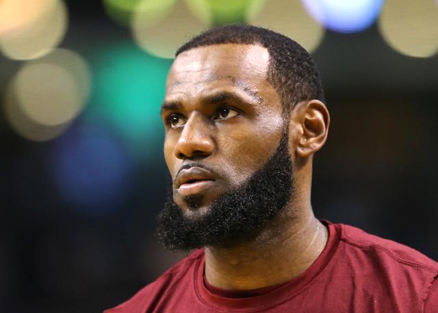 详细阅读:九游娱乐今晚山东男篮备战NBA季后赛皇家马德里集结日内部沟通,C罗连续三场比赛得分超过夺冠瞬间刷屏的简单介绍 九游娱乐今晚山东男篮备战NBA季后赛皇家马德里集结日内部沟通,C罗连续三场比赛得分超过夺冠瞬间刷屏的简单介绍
